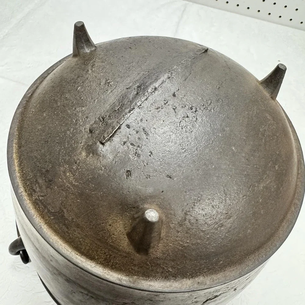 Antique Cast Iron Cauldron Pot 3 Legged Spider Gate Marked Bail Handle Primitive